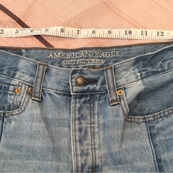 Woman’s American Eagle Vintage High Rise Two Tone Fringe Button Fly Jeans Size 6 - Picture 7 of 8